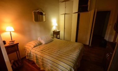 Casa en venta - 2 Dormitorios 2 Baño - 671mts2 - City Bell