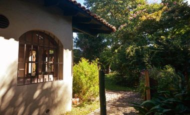 Casa en venta - 2 Dormitorios 2 Baño - 671mts2 - City Bell