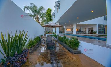 Casa de lujo en venta moderna con alberca,El Palomar sección bosques Sur