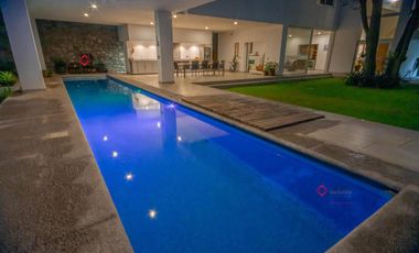 Casa de lujo en venta moderna con alberca,El Palomar sección bosques Sur