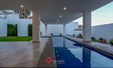 Casa de lujo en venta moderna con alberca,El Palomar sección bosques Sur