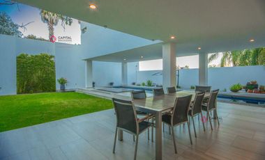 Casa de lujo en venta moderna con alberca,El Palomar sección bosques Sur