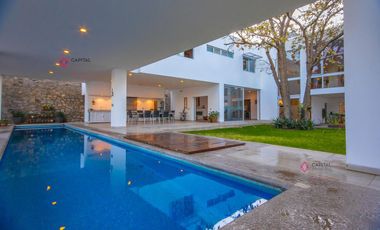 Casa de lujo en venta moderna con alberca,El Palomar sección bosques Sur