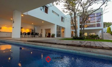 Casa de lujo en venta moderna con alberca,El Palomar sección bosques Sur