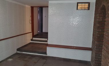 Casa en venta - 3 Dormitorios 4 Baños - 330 mts 2 - Villa Elisa