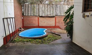Casa en venta - 3 Dormitorios 4 Baños - 330 mts 2 - Villa Elisa