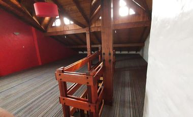 Casa en venta - 3 Dormitorios 4 Baños - 330 mts 2 - Villa Elisa