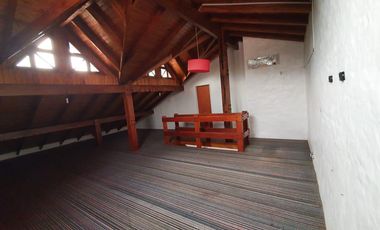 Casa en venta - 3 Dormitorios 4 Baños - 330 mts 2 - Villa Elisa