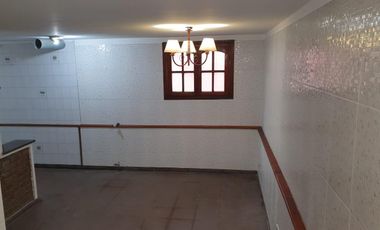 Casa en venta - 3 Dormitorios 4 Baños - 330 mts 2 - Villa Elisa