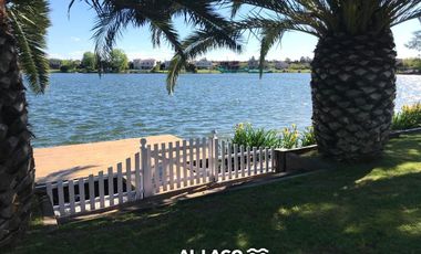 4 DORMITORIOS, ESCRITORIO Y AREA SERVICIO. YA ESCRITURADA.