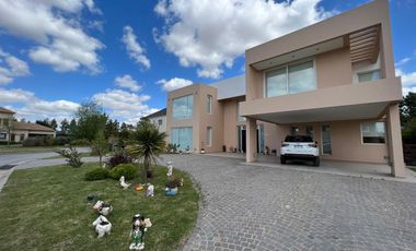 CASA EN VENTA BARRIO DON JOAQUIN - OPORTUNIDAD