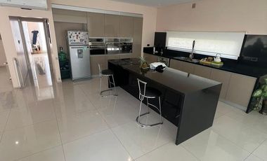 CASA EN VENTA BARRIO DON JOAQUIN - OPORTUNIDAD