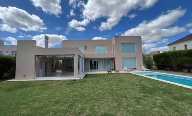 CASA EN VENTA BARRIO DON JOAQUIN - OPORTUNIDAD