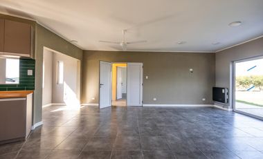 VENTA, CASA A LAGUNA, PUEBLOS DEL PLATA, MAGALLANES al 100