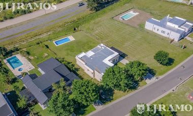 Casa en San Sebastián AREA 12 OPORTUNIDAD!! MB