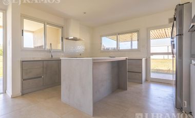 Casa en San Sebastián AREA 12 OPORTUNIDAD!! MB