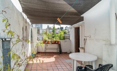 PH en venta - 4 Dormitorios 2 Baños - 147Mts2 - Lomas de Núñez