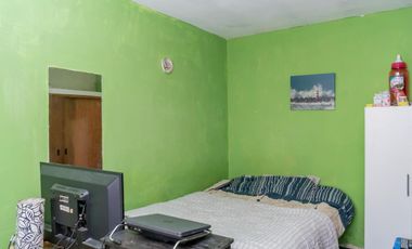 PH en venta - 4 Dormitorios 2 Baños - 147Mts2 - Lomas de Núñez