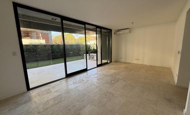 DUPLEX CON JARDIN A ESTRENAR EN VENTA EN URBANA LAS LOMAS