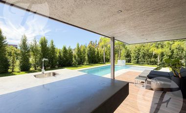 Exclusiva Residencia en Venta – Barrio Las Tipas, Nordelta