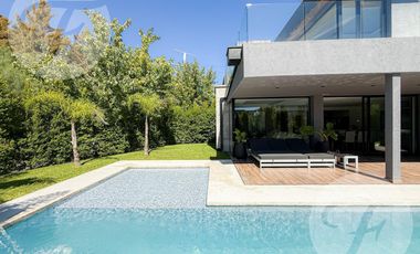 Exclusiva Residencia en Venta – Barrio Las Tipas, Nordelta