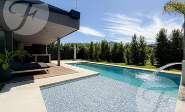 Exclusiva Residencia en Venta – Barrio Las Tipas, Nordelta