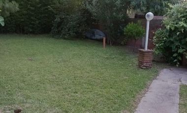 Casa en venta - 3 Dormitorios 2 Baños - Cochera - 141Mts2 - Mar de Cobo