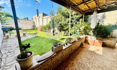 Casa en Luis Guillon a la Venta!!