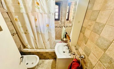 Casa en Luis Guillon a la Venta!!