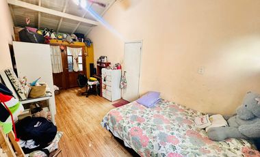 Casa en Luis Guillon a la Venta!!