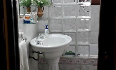 Excelente Casa Interna para dos familias con pileta - Venta Directa - OPORTUNIDAD!!!