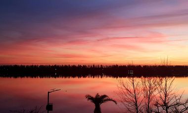 Vila Vela - 3 ambientes con jardín, increíble vista a laguna y 2 cocheras fijas