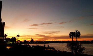 Vila Vela - 3 ambientes con jardín, increíble vista a laguna y 2 cocheras fijas