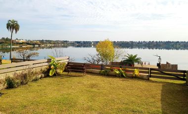 Vila Vela - 3 ambientes con jardín, increíble vista a laguna y 2 cocheras fijas