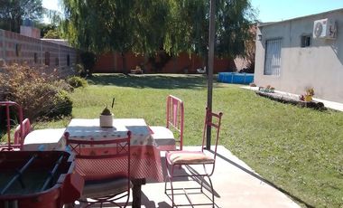 CASA EN VENTA 3AMB - CALLE MAR CHIQUITA Y NECOCHEA  - LOBOS -  APTO CREDITO