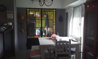 CASA EN VENTA 3AMB - CALLE MAR CHIQUITA Y NECOCHEA  - LOBOS -  APTO CREDITO