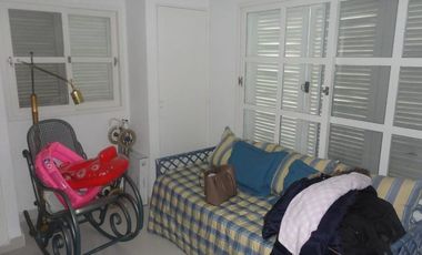 Casa de 4 dorm. muy luminosa, instalada y con muebles