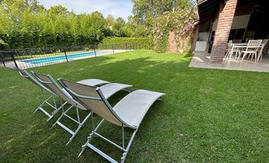 Casa de 4 dorm. muy luminosa, instalada y con muebles