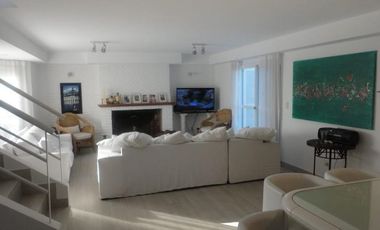 Casa de 4 dorm. muy luminosa, instalada y con muebles