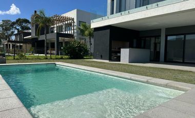 CASA A ESTRENAR 5AMB - C/ PILETA - LAGOS DE CANNING 1