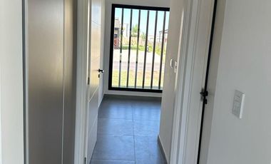 CASA A ESTRENAR 5AMB - C/ PILETA - LAGOS DE CANNING 1