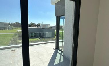 CASA A ESTRENAR 5AMB - C/ PILETA - LAGOS DE CANNING 1