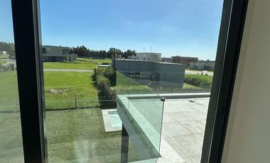 CASA A ESTRENAR 5AMB - C/ PILETA - LAGOS DE CANNING 1