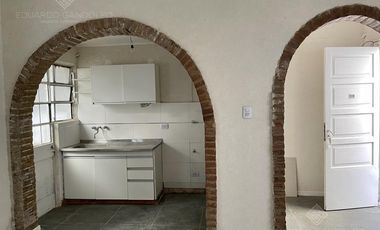 Único PH con 2 patios y terraza - Centro Escalada a 3 cds del FCGR y la Avda - Vta Directa!!!