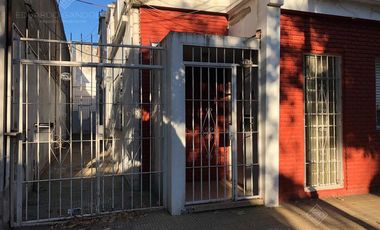 Único PH con 2 patios y terraza - Centro Escalada a 3 cds del FCGR y la Avda - Vta Directa!!!