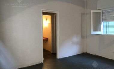 Único PH con 2 patios y terraza - Centro Escalada a 3 cds del FCGR y la Avda - Vta Directa!!!