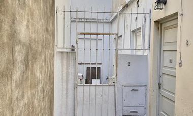 Único PH con 2 patios y terraza - Centro Escalada a 3 cds del FCGR y la Avda - Vta Directa!!!