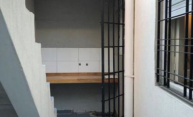 Único PH con 2 patios y terraza - Centro Escalada a 3 cds del FCGR y la Avda - Vta Directa!!!