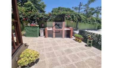 VIÑA DEL MAR - MIRAFLORES BAJO - CASA EN VENTA - 6D 5B 3E