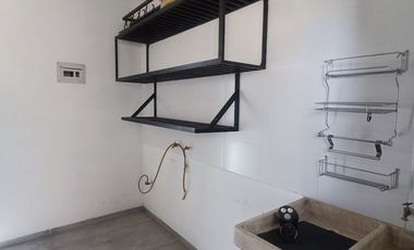 Casa en venta en La Fresna a 200 mts de Galerías Sta Anita